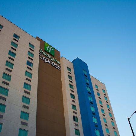 Holiday Inn Express Saltillo Zona Aeropuerto By Ihg Bagian luar foto