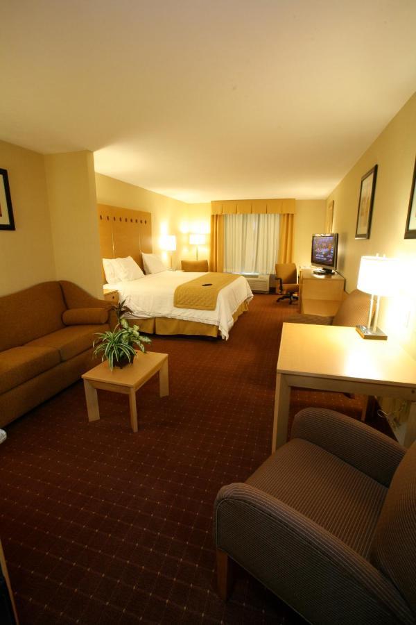 Holiday Inn Express Saltillo Zona Aeropuerto By Ihg Bagian luar foto