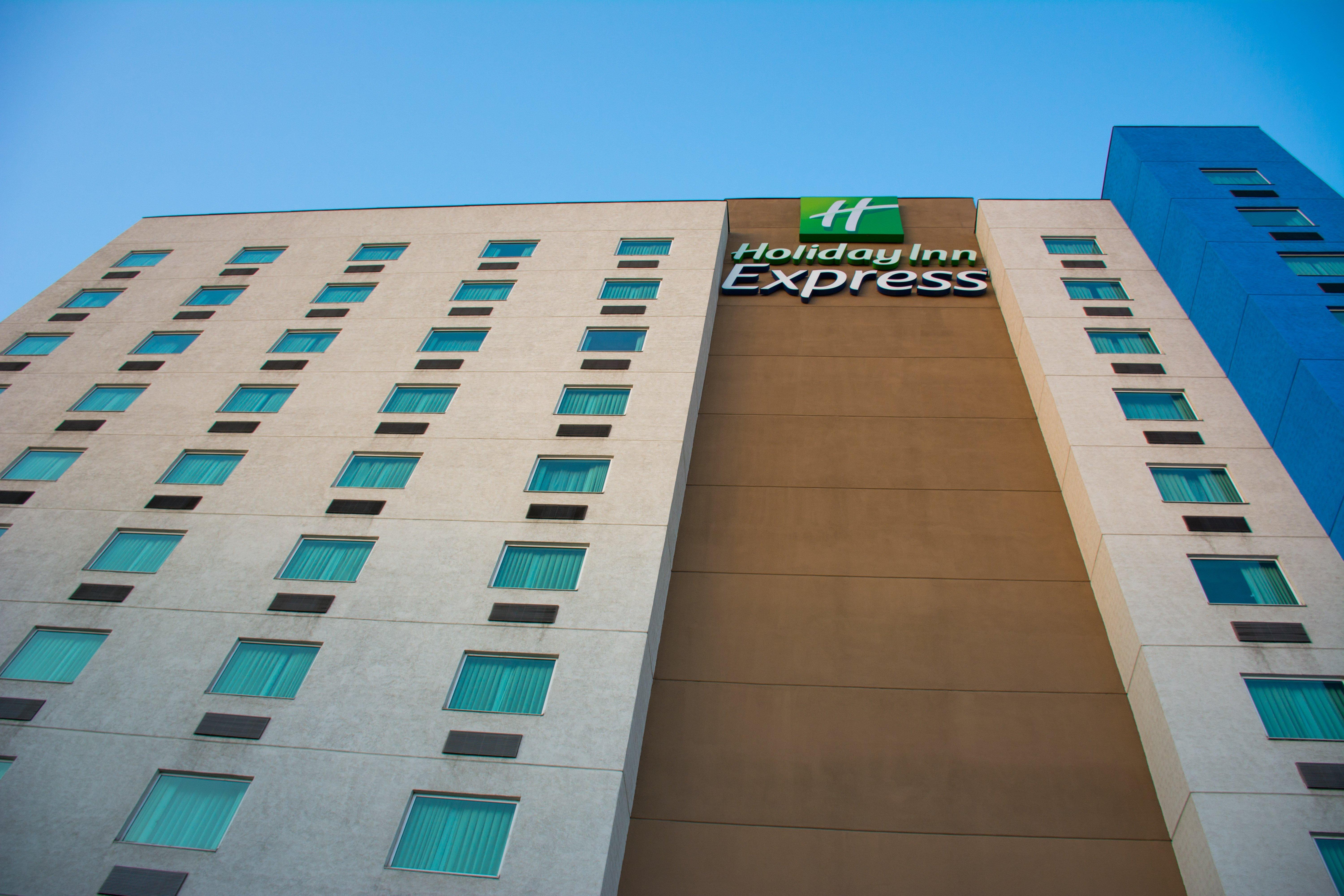 Holiday Inn Express Saltillo Zona Aeropuerto By Ihg Bagian luar foto