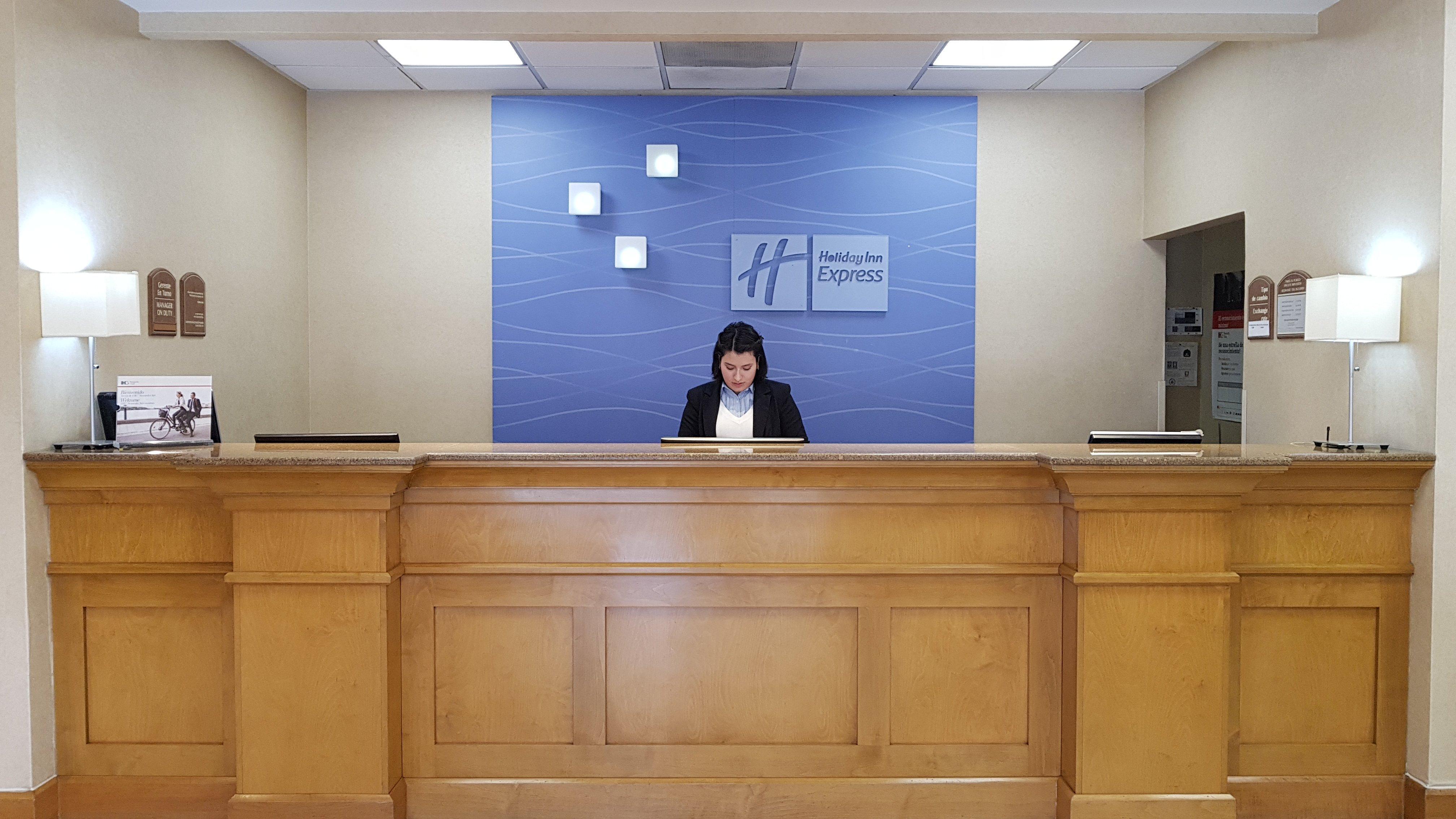 Holiday Inn Express Saltillo Zona Aeropuerto By Ihg Bagian luar foto