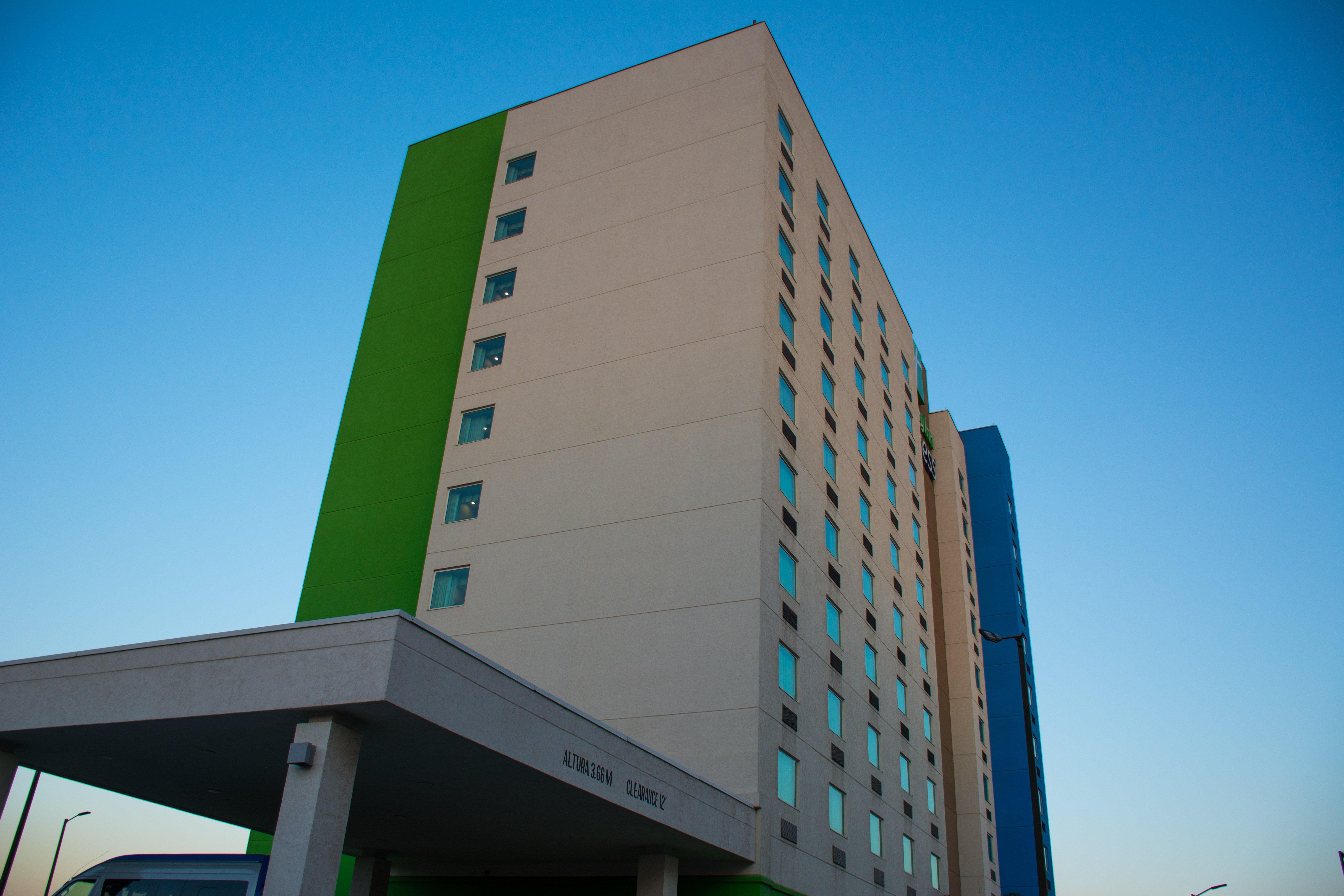 Holiday Inn Express Saltillo Zona Aeropuerto By Ihg Bagian luar foto