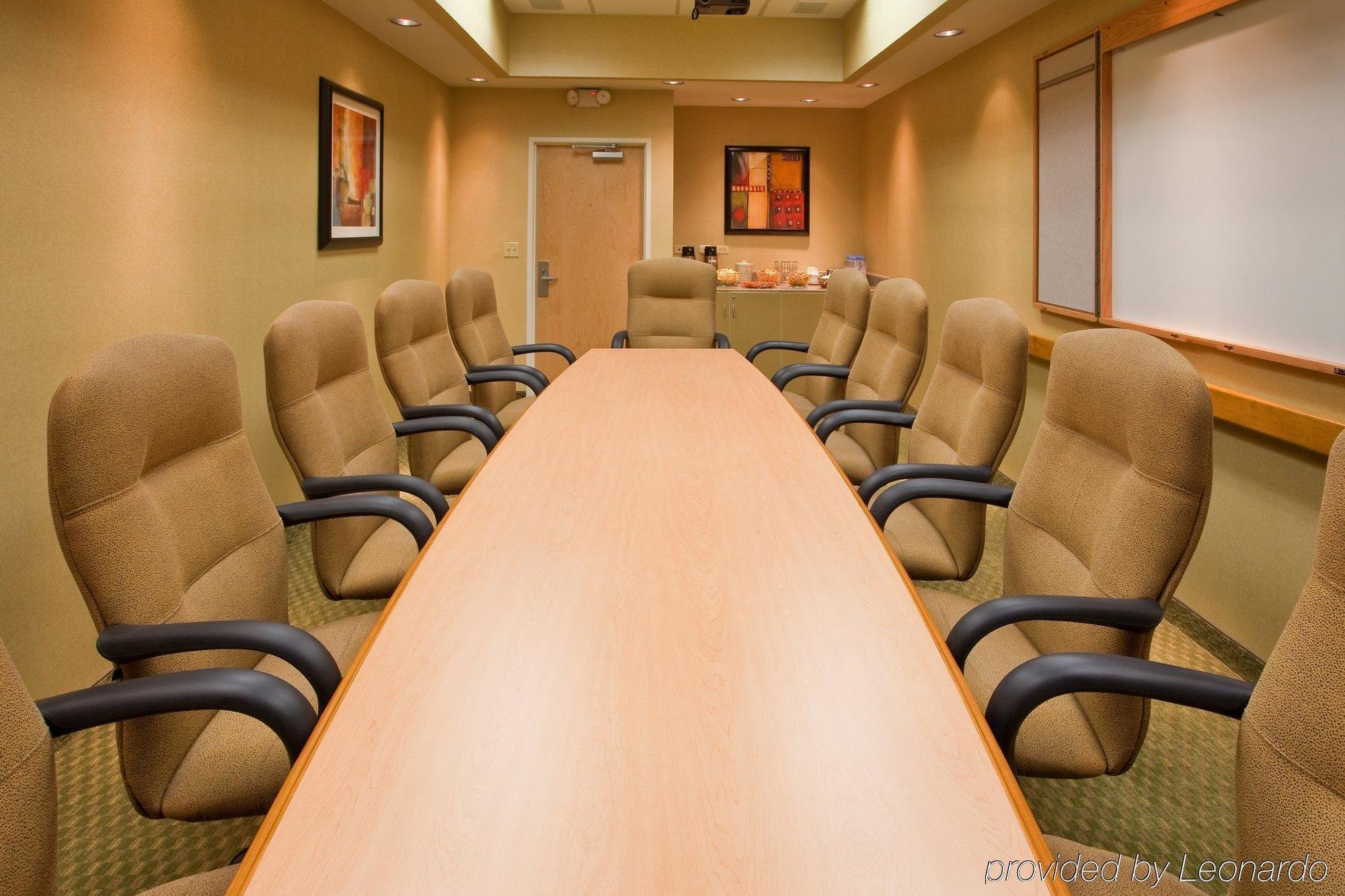 Holiday Inn Express Saltillo Zona Aeropuerto By Ihg Bagian luar foto