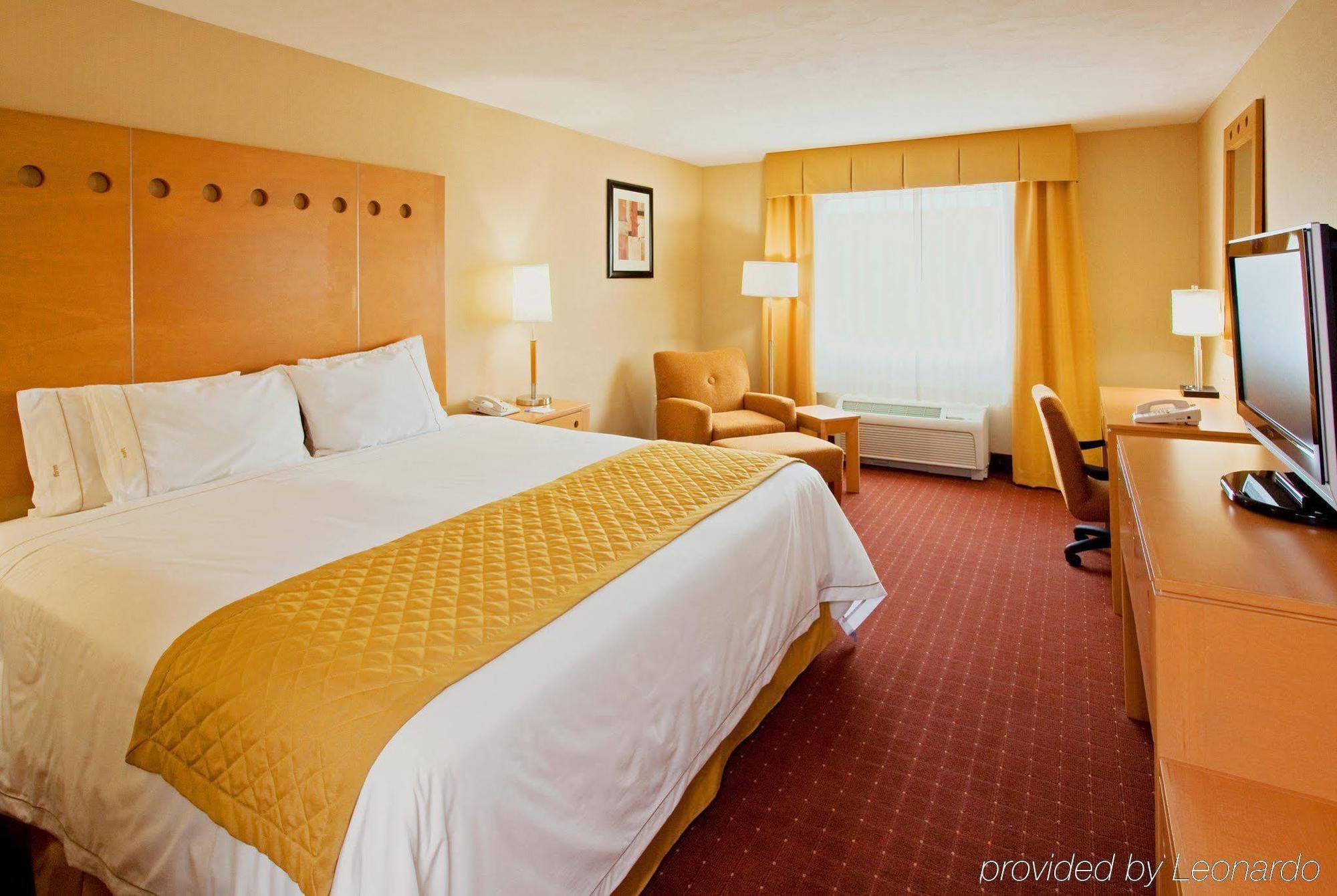 Holiday Inn Express Saltillo Zona Aeropuerto By Ihg Bagian luar foto