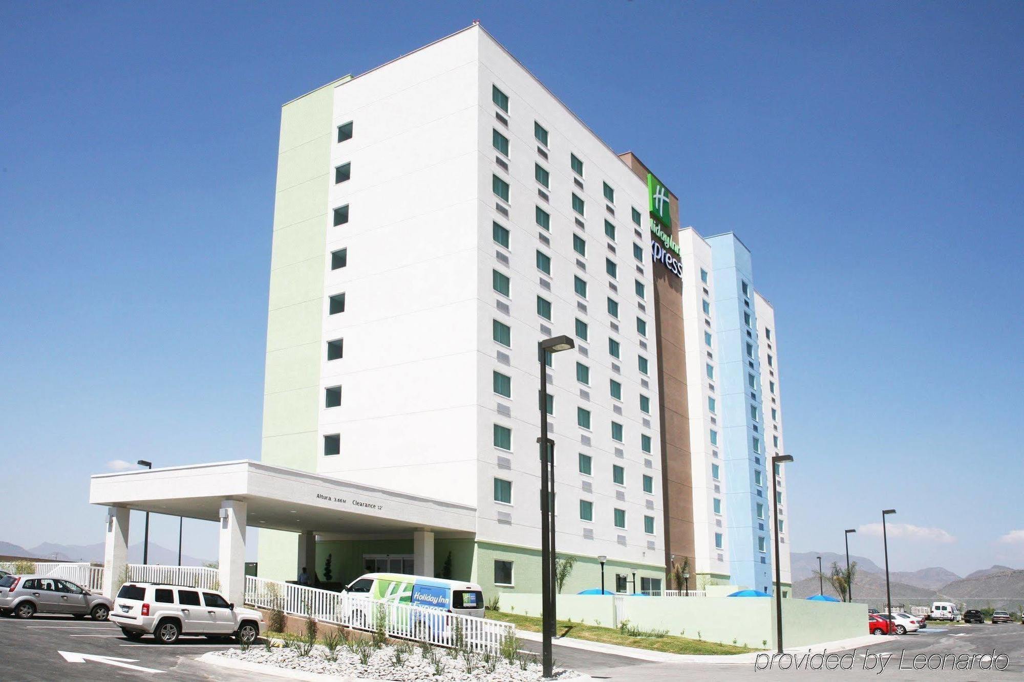Holiday Inn Express Saltillo Zona Aeropuerto By Ihg Bagian luar foto