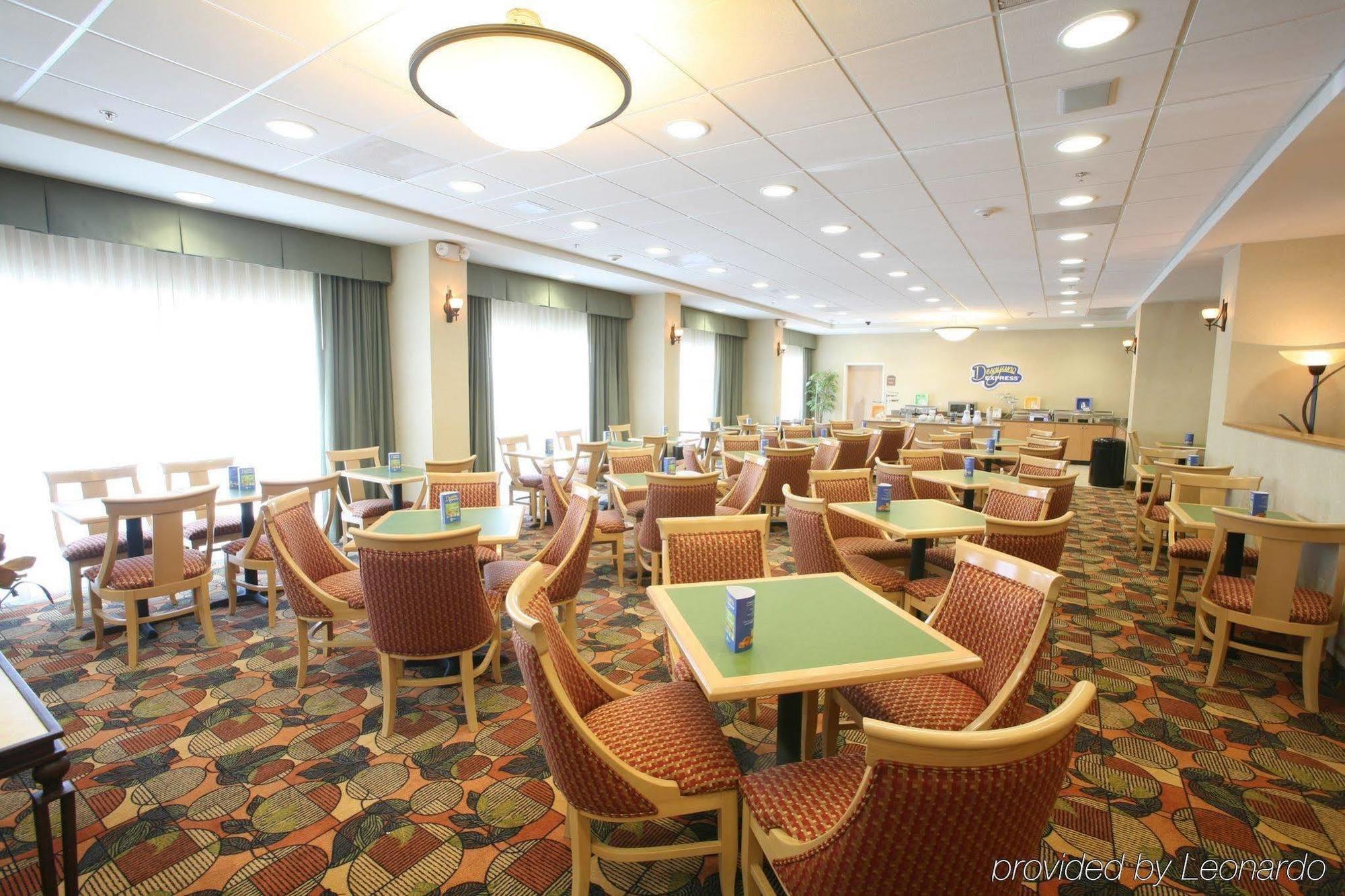Holiday Inn Express Saltillo Zona Aeropuerto By Ihg Bagian luar foto